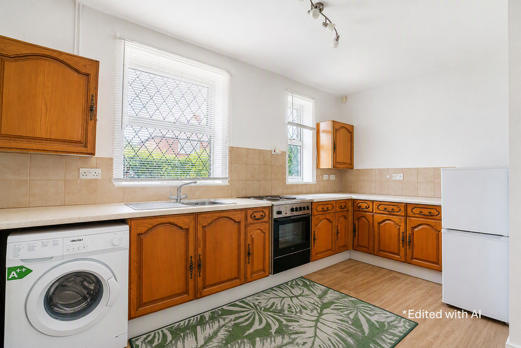 Property photo 3 of 10 Kitchen