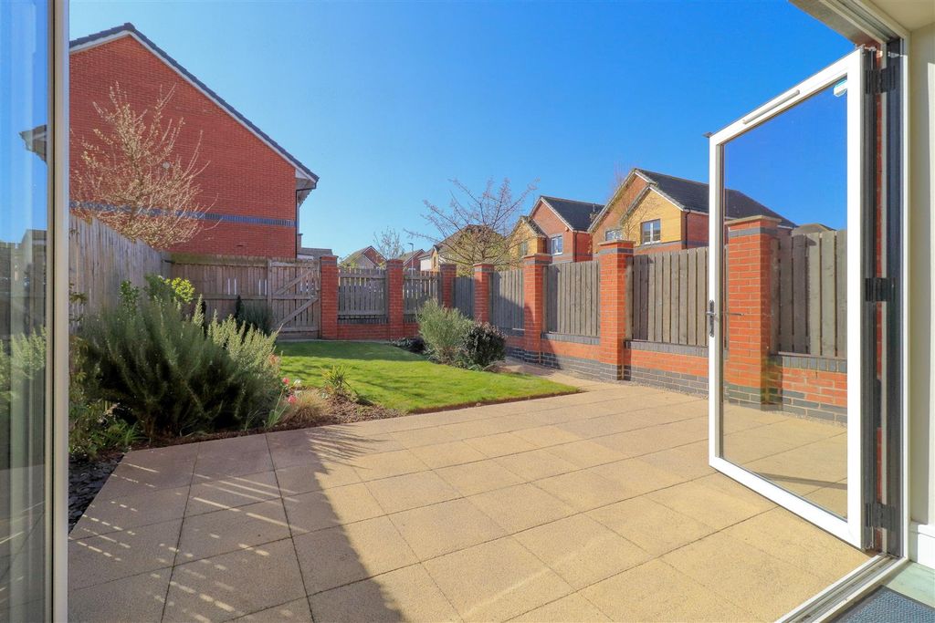 Property photo 2 of 13