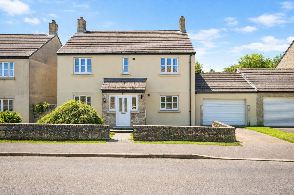 Property photo 1 of 27