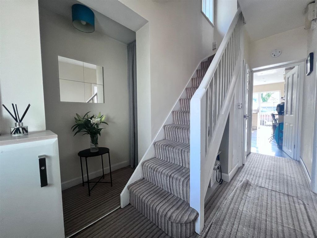 Property photo 2 of 26 Hallway Alt.Jpg