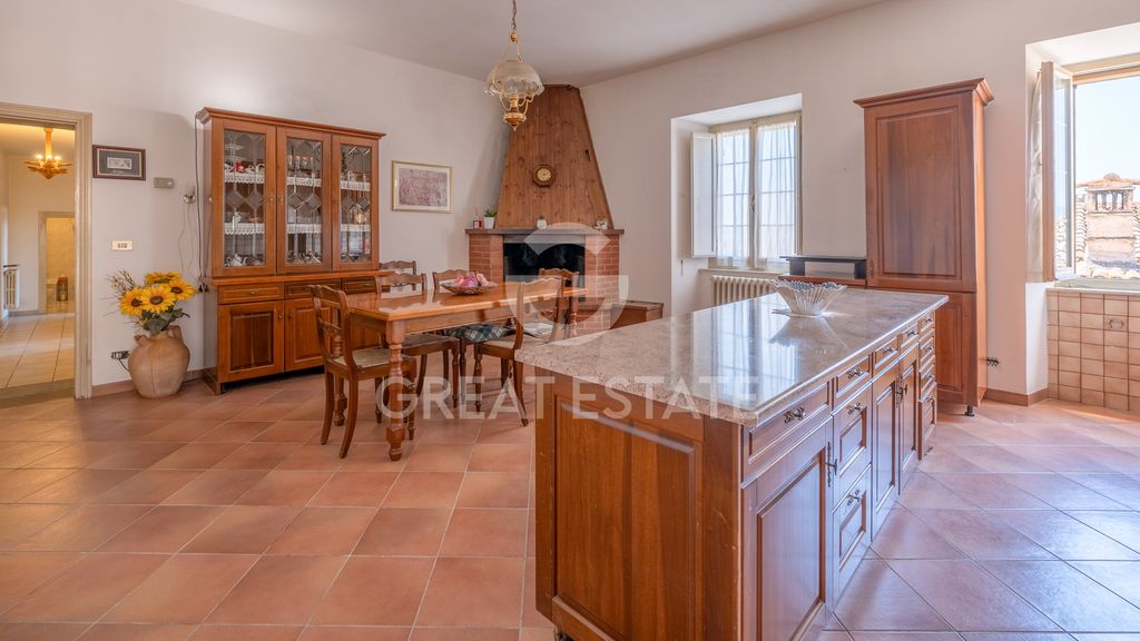 Property photo 2 of 36 Interiors