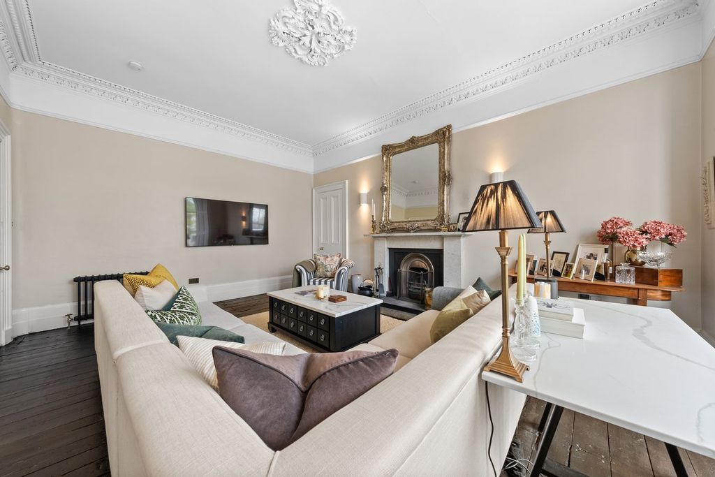 Additional image 4 of 3 bed flat for salePitt Terrace, Stirling FK8