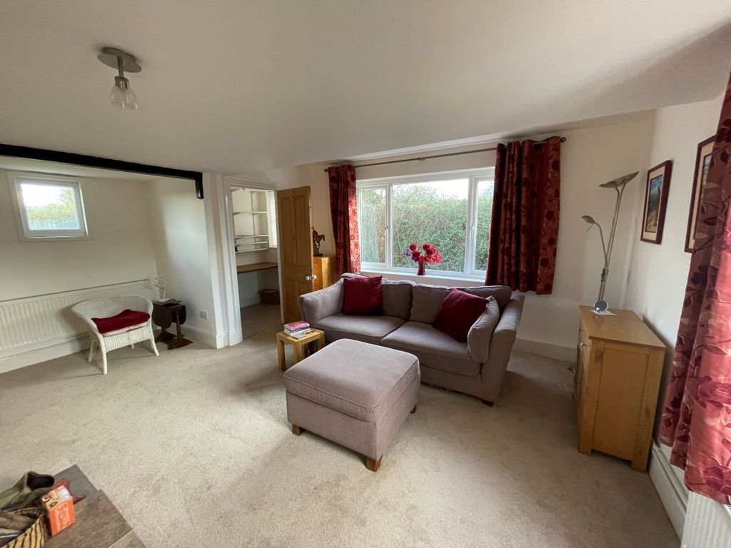 Property photo 3 of 28