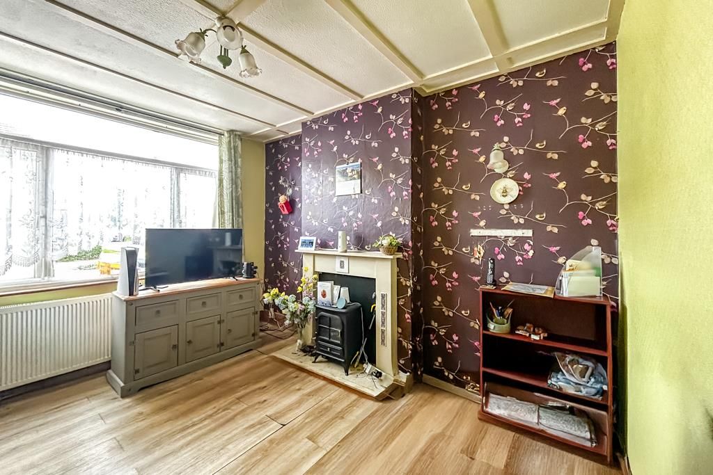 Property photo 2 of 16 Lounge