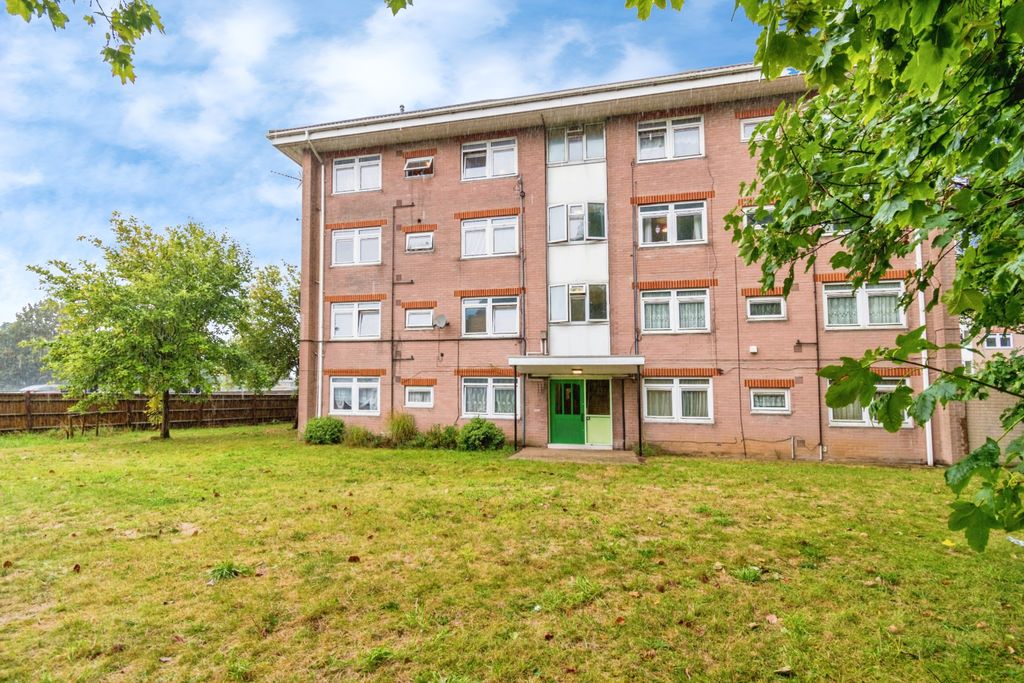 Property photo 1 of 8 External