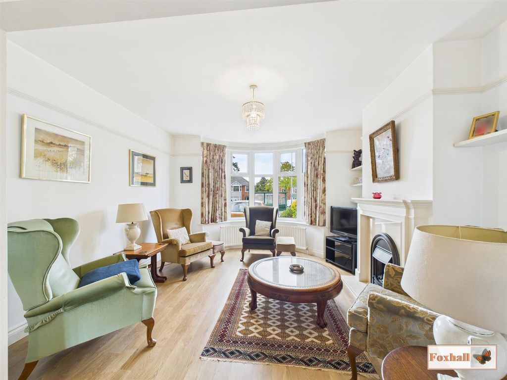 Property photo 2 of 22 Lounge / Diner