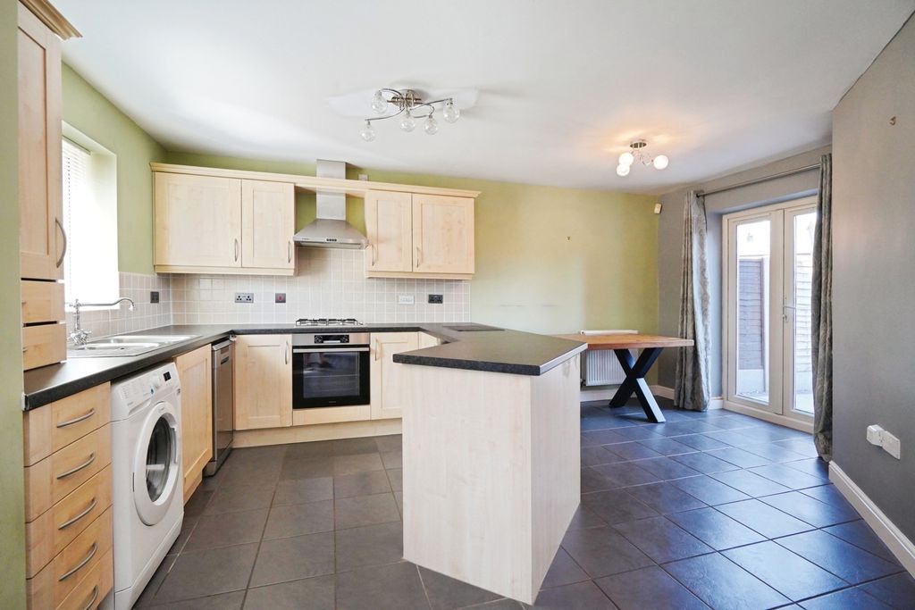 Property photo 3 of 21 Pbox-Img.Jpg