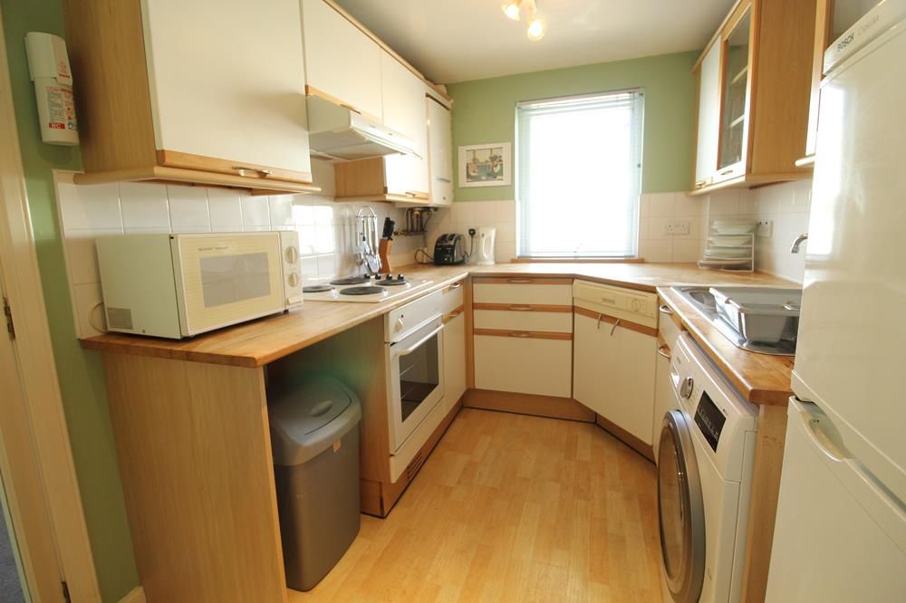 Property photo 2 of 7 Kitchen