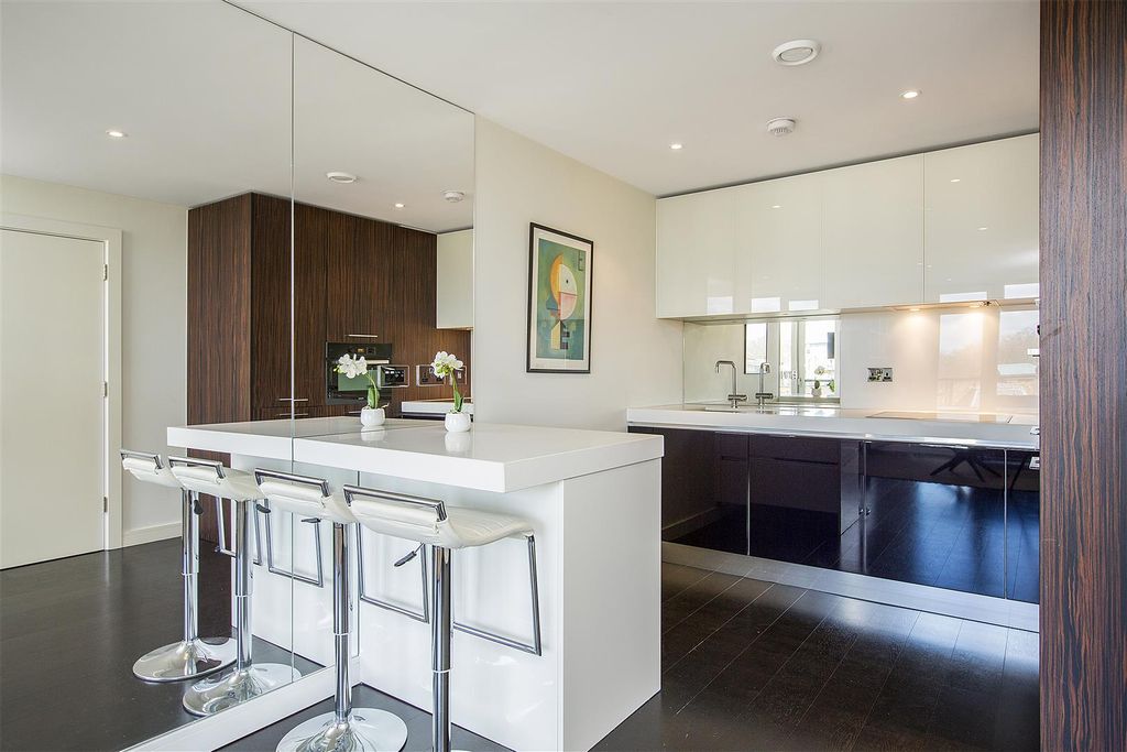 Property photo 3 of 12 Kitchen