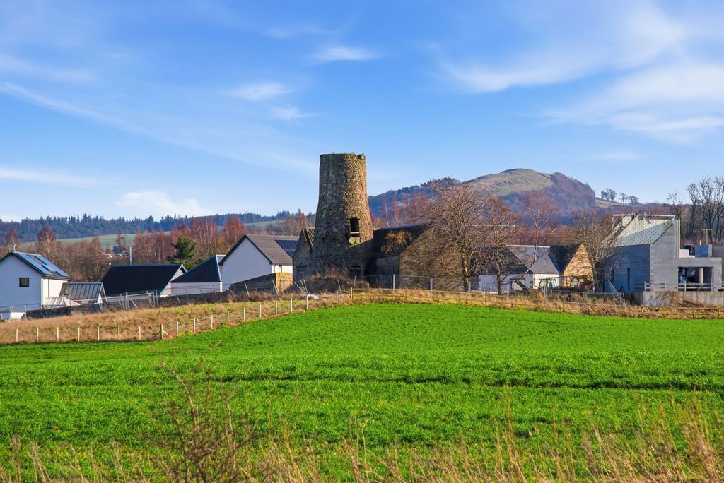 Property photo 1 of 9