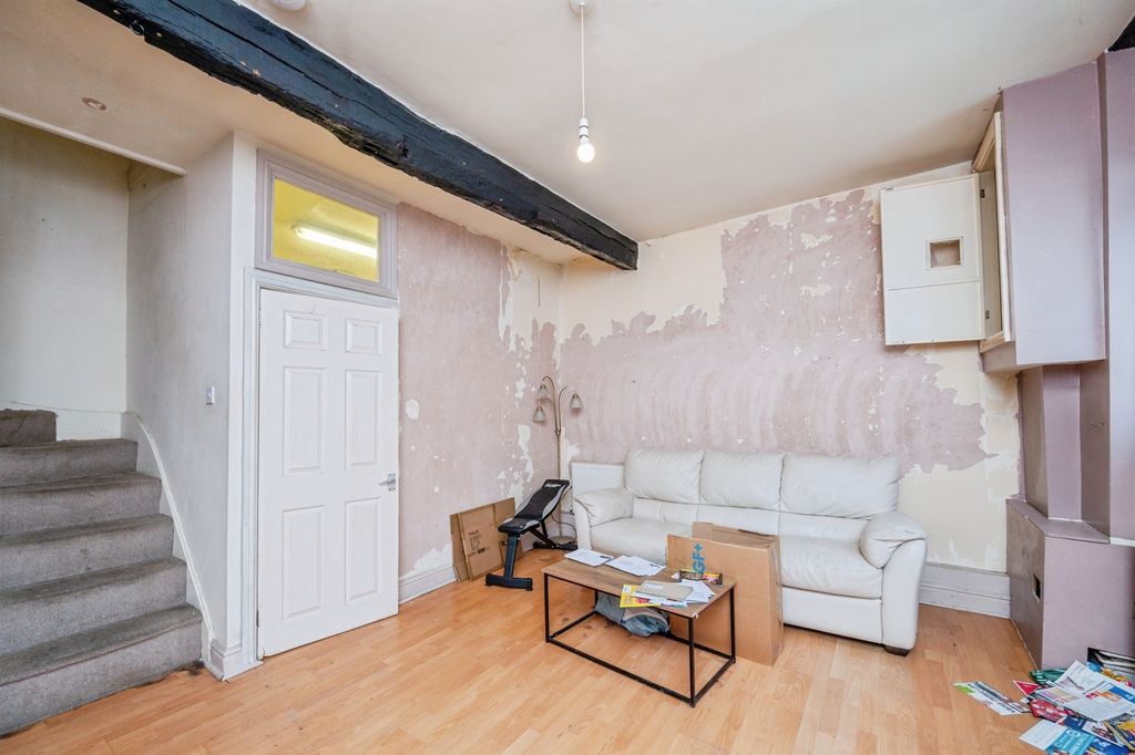 Property photo 2 of 18