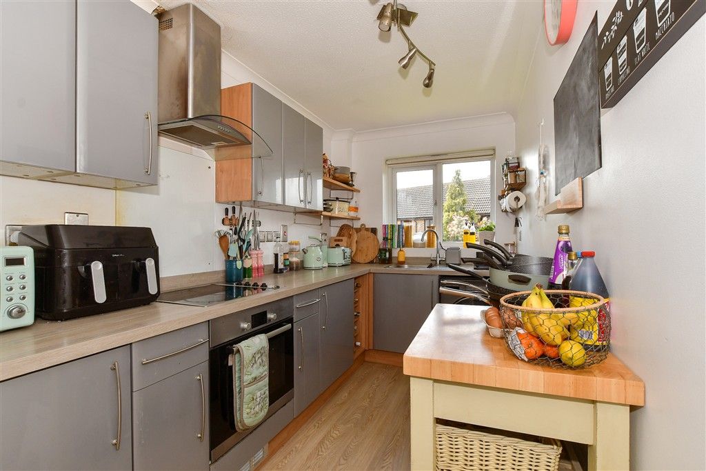 Property photo 3 of 12 Kitchen