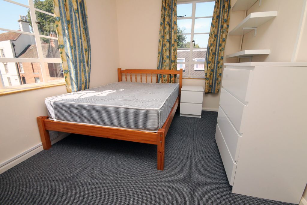 Property photo 3 of 7 Bedroom 1