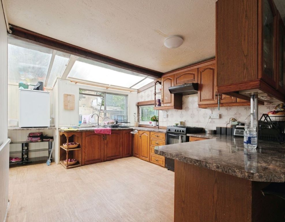 Property photo 3 of 6 Kitchen Diner