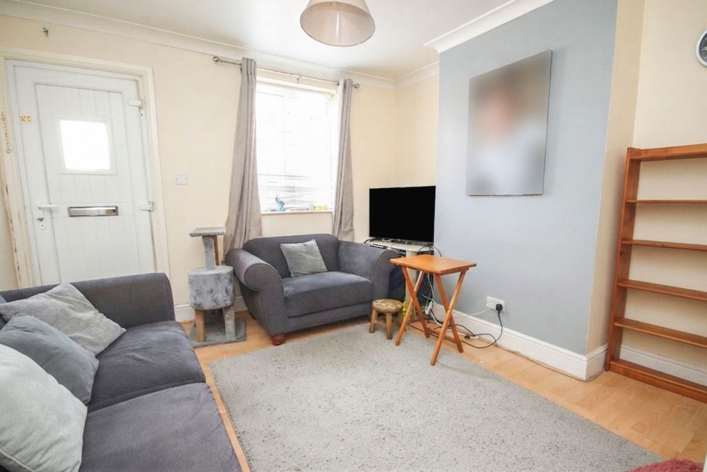 Property photo 3 of 7