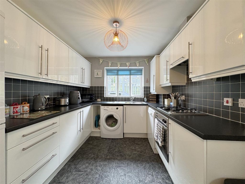 Additional image 7 of 4 bed semi-detached house for saleAlexander Grove, Par PL24