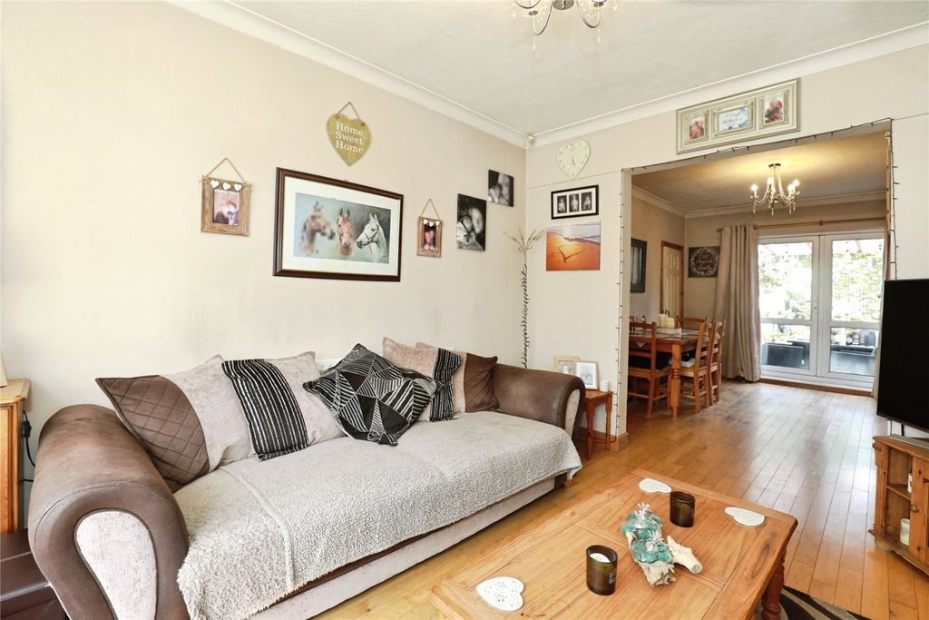 Property photo 2 of 15 Picture No. 04