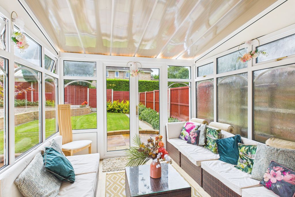 Property photo 3 of 13 Conservatory