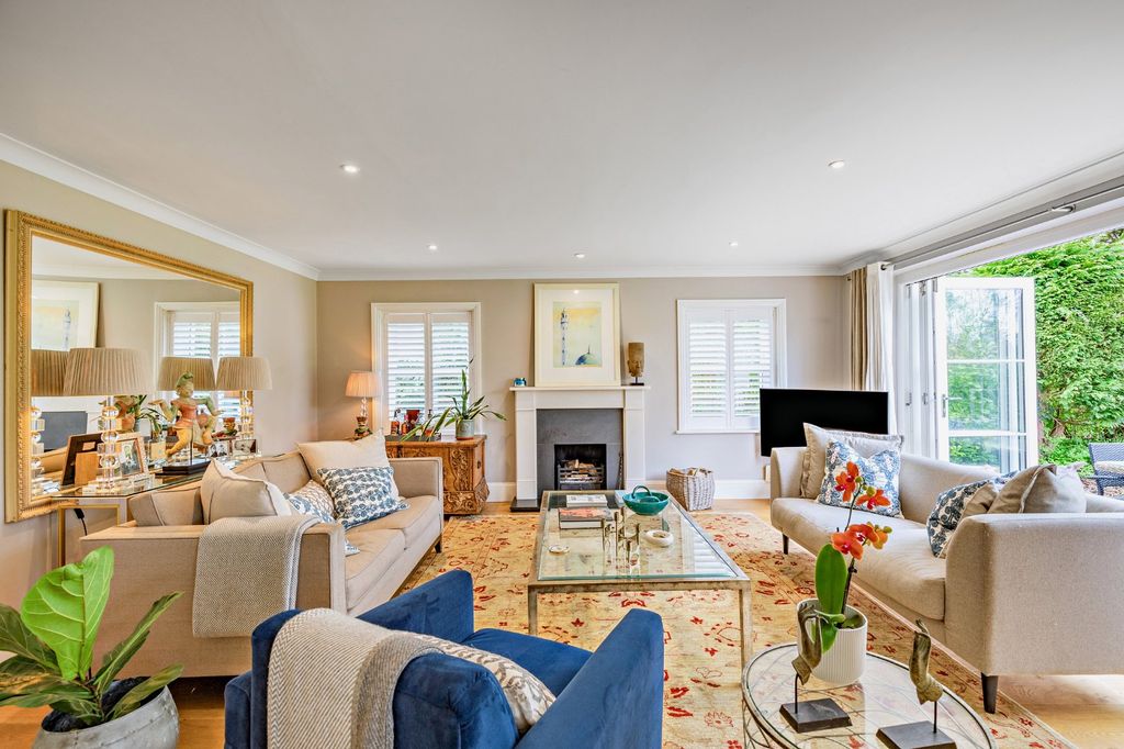Property photo 3 of 18 Drawing Room