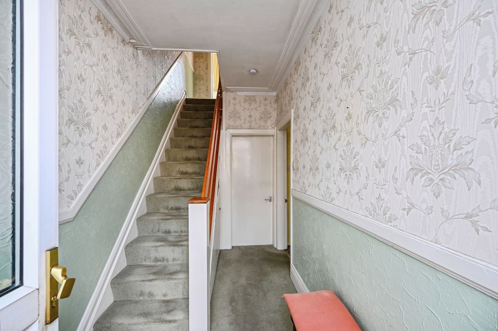 Property photo 2 of 16 Pbox-Img.Jpg