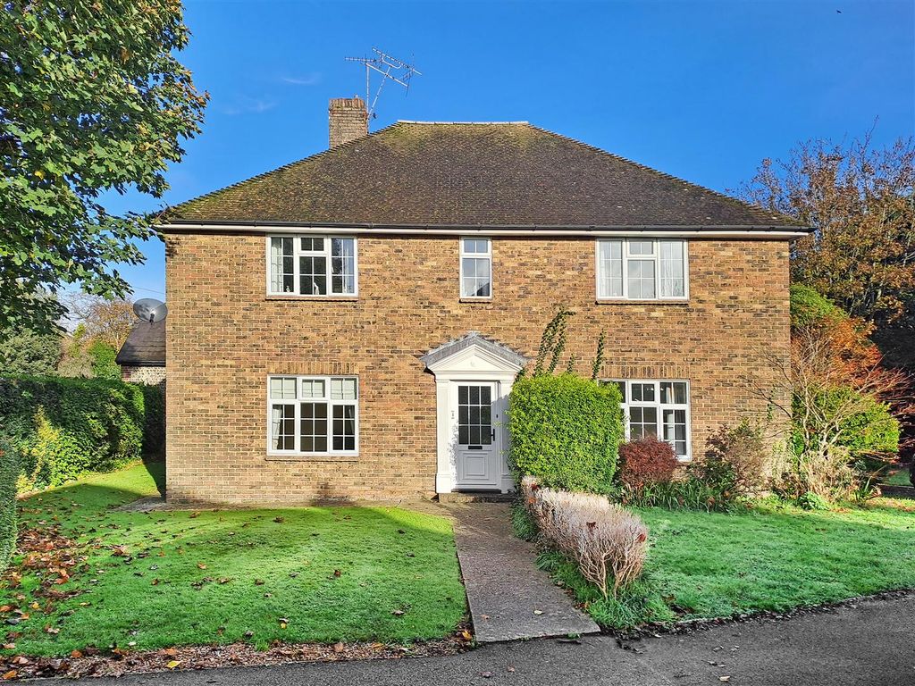 Property photo 1 of 10 1Regencycourt.Jpg