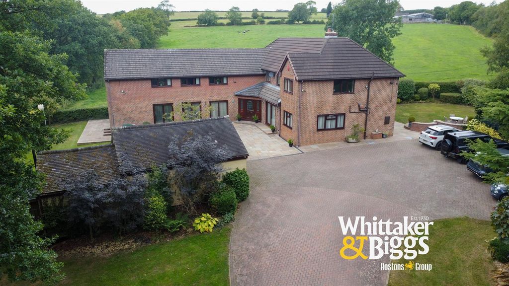 Property photo 1 of 34 E2E483Df-3B8C-467C-B764-D5957Ea58E52.Jpg