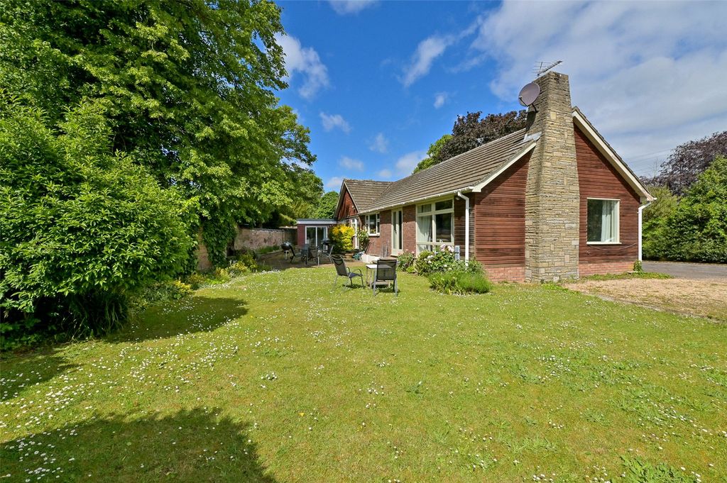 Property photo 1 of 10 Exterior