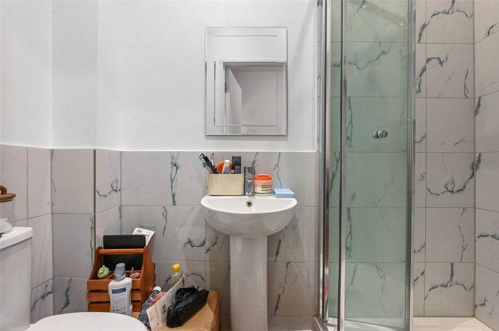 Property photo 3 of 6 En-Suite