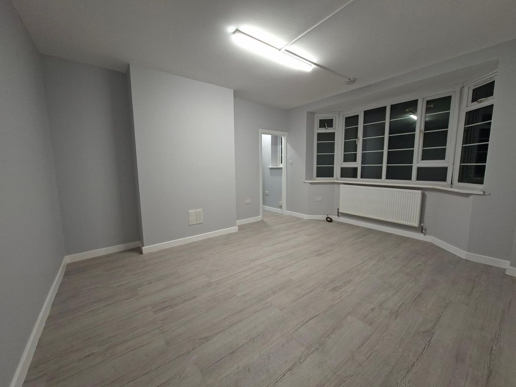 Property photo 2 of 8 Photo 1