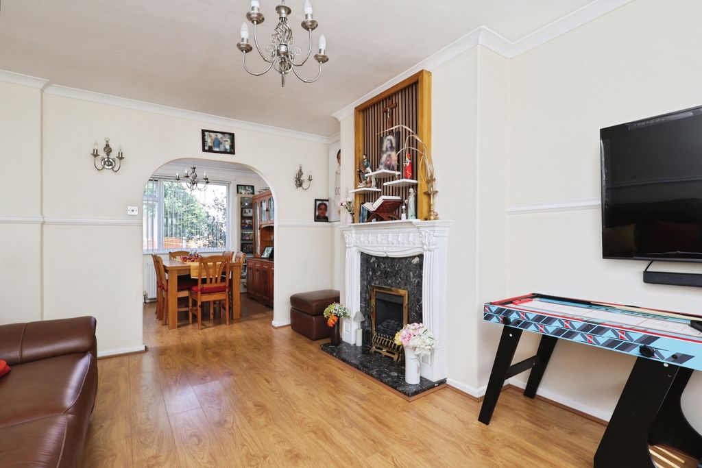 Property photo 3 of 15 Living / Dining Room
