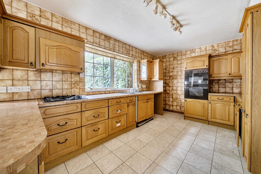 Property photo 2 of 18 1344432-15-68B015...