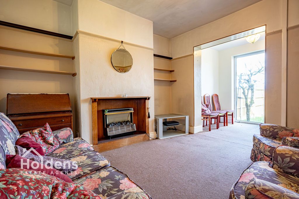 Property photo 2 of 25