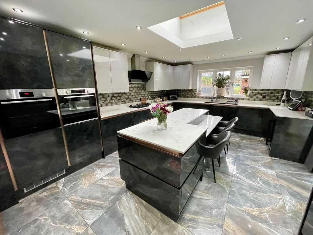 Property photo 3 of 23 4722613