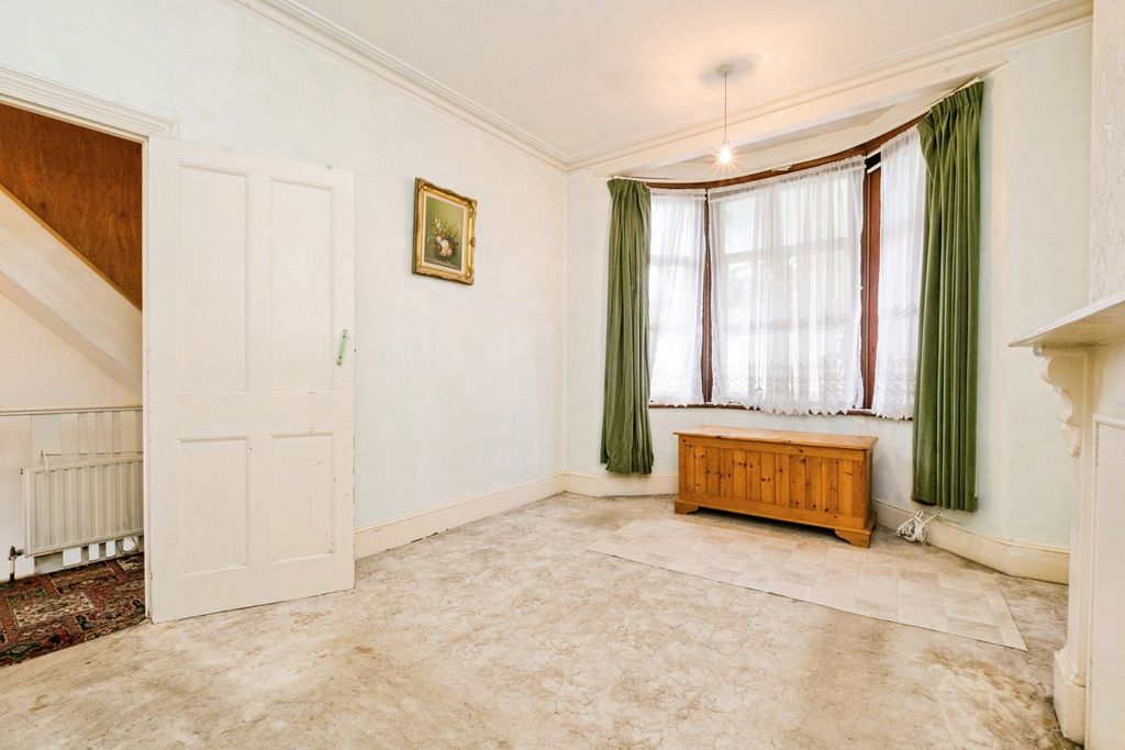 Property photo 3 of 18 Photo