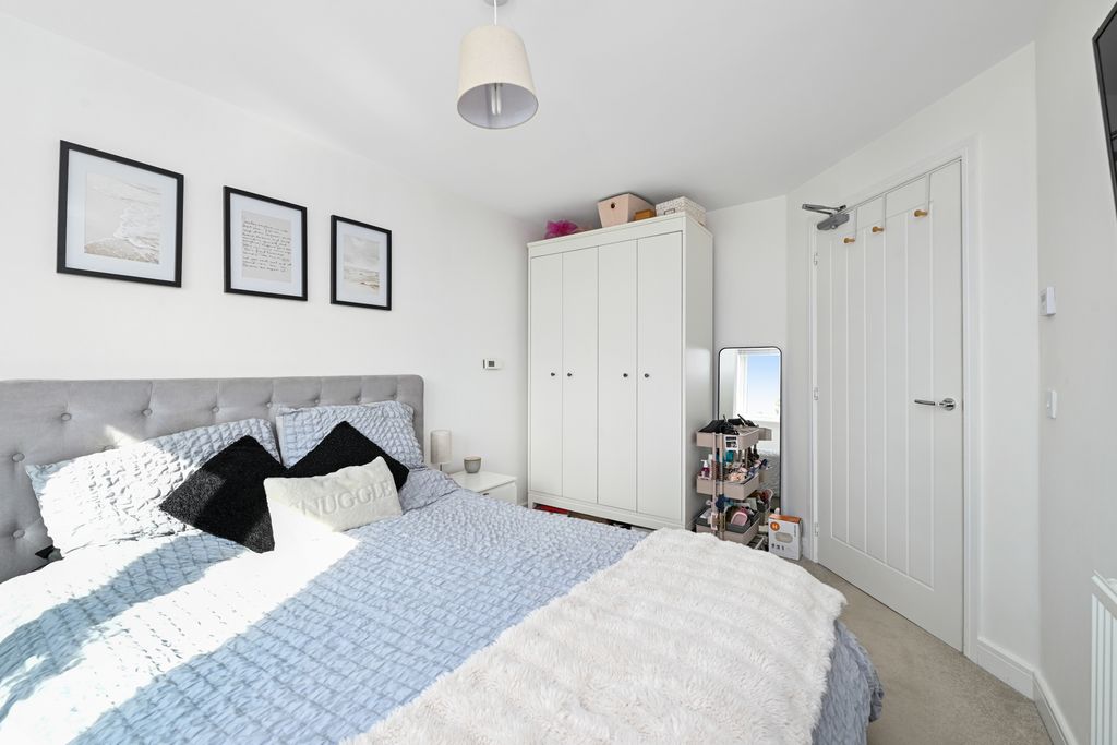 Additional image 9 of 2 bed flat for sale25 Dentylion Park, Bilston EH25