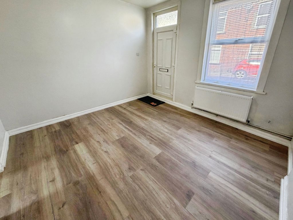 Property photo 2 of 11 B0642410-Img_0476