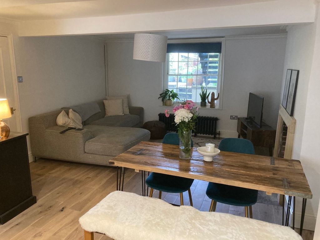 Property photo 3 of 12 78A Living 1