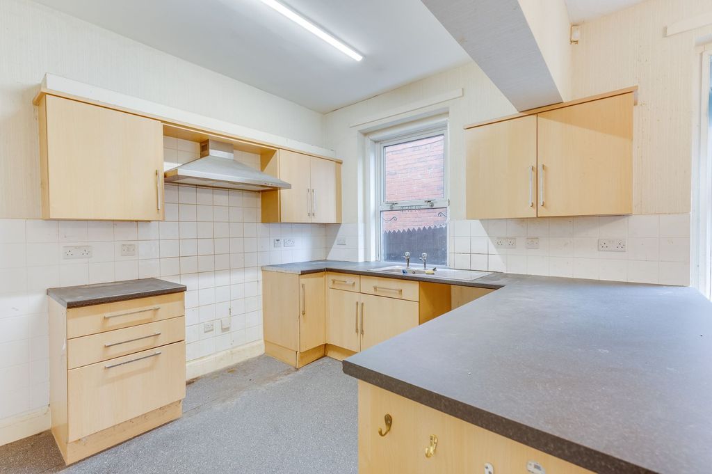 Property photo 3 of 41