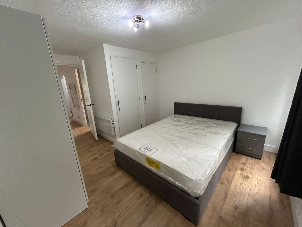 Property photo 2 of 13 Picture No. 33