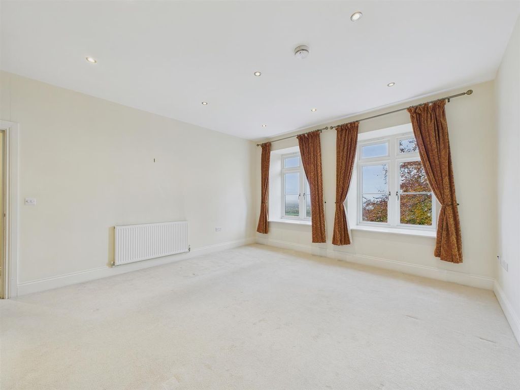 Property photo 2 of 19 Cam03972G0-Pr0173-Still004.Jpg