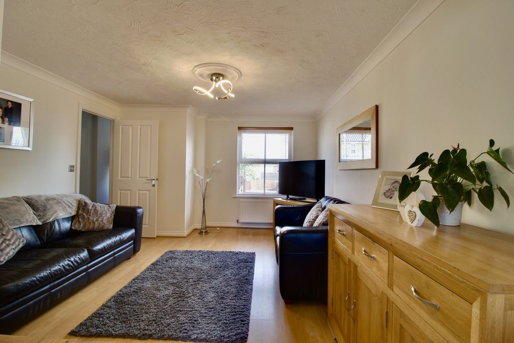 Property photo 3 of 20