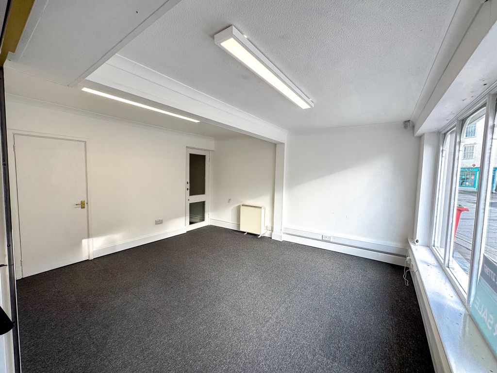 Property photo 3 of 11 Photo 12