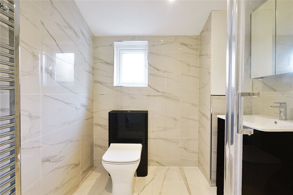 Property photo 3 of 23 Picture No. 12