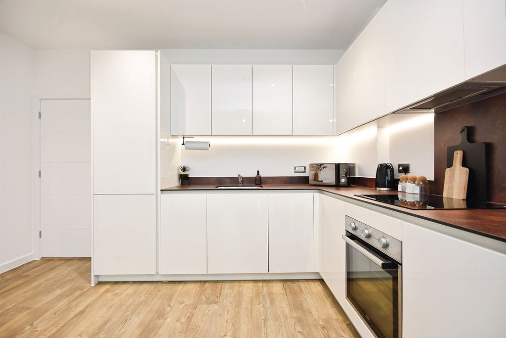 Property photo 2 of 16