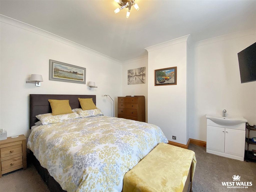Additional image 12 of 3 bed detached house for salePier Road, Pembroke Dock SA72