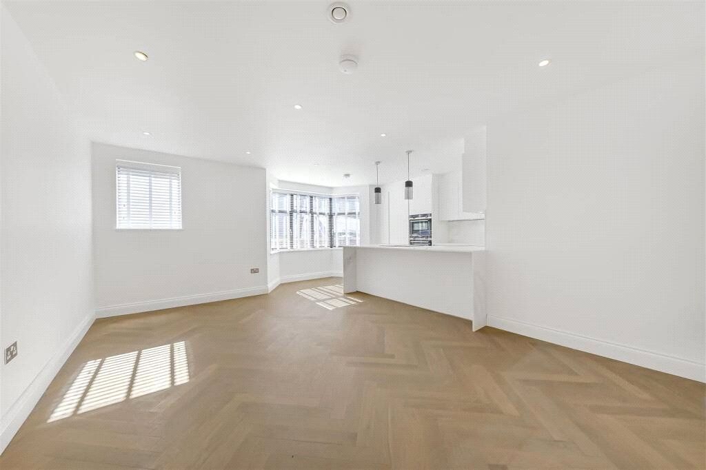 Property photo 2 of 8 Picture No. 01