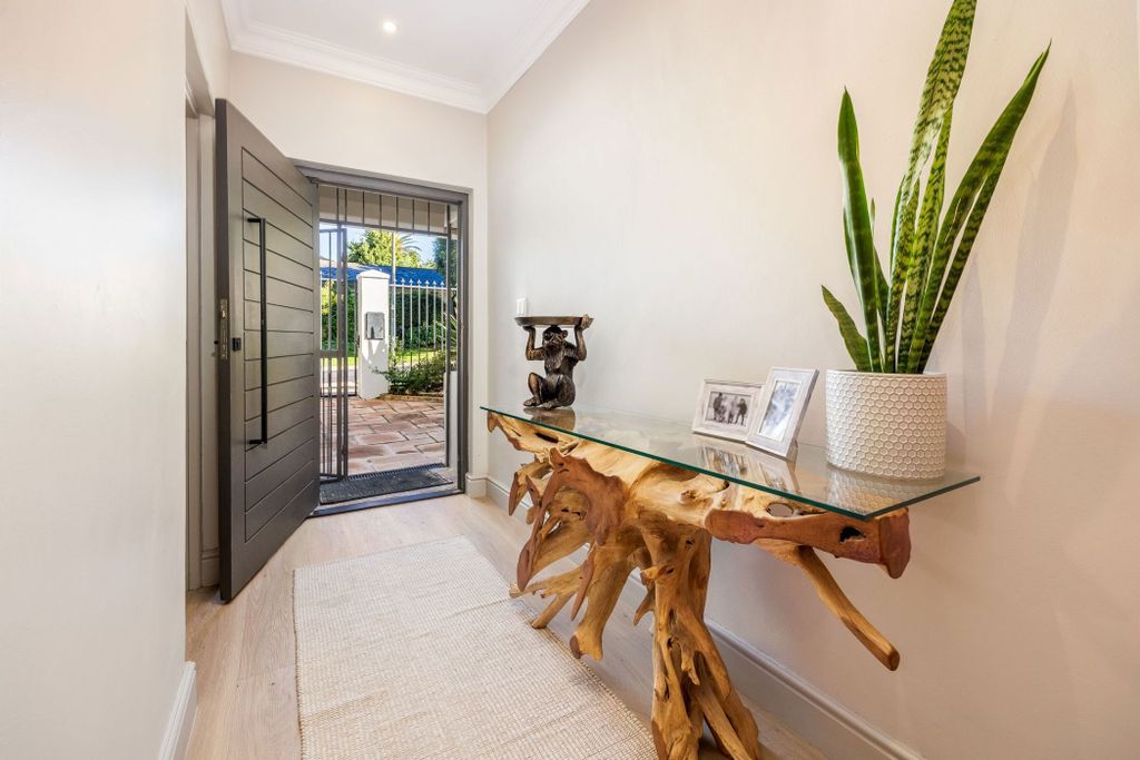 Property photo 3 of 42 Dbv1744121