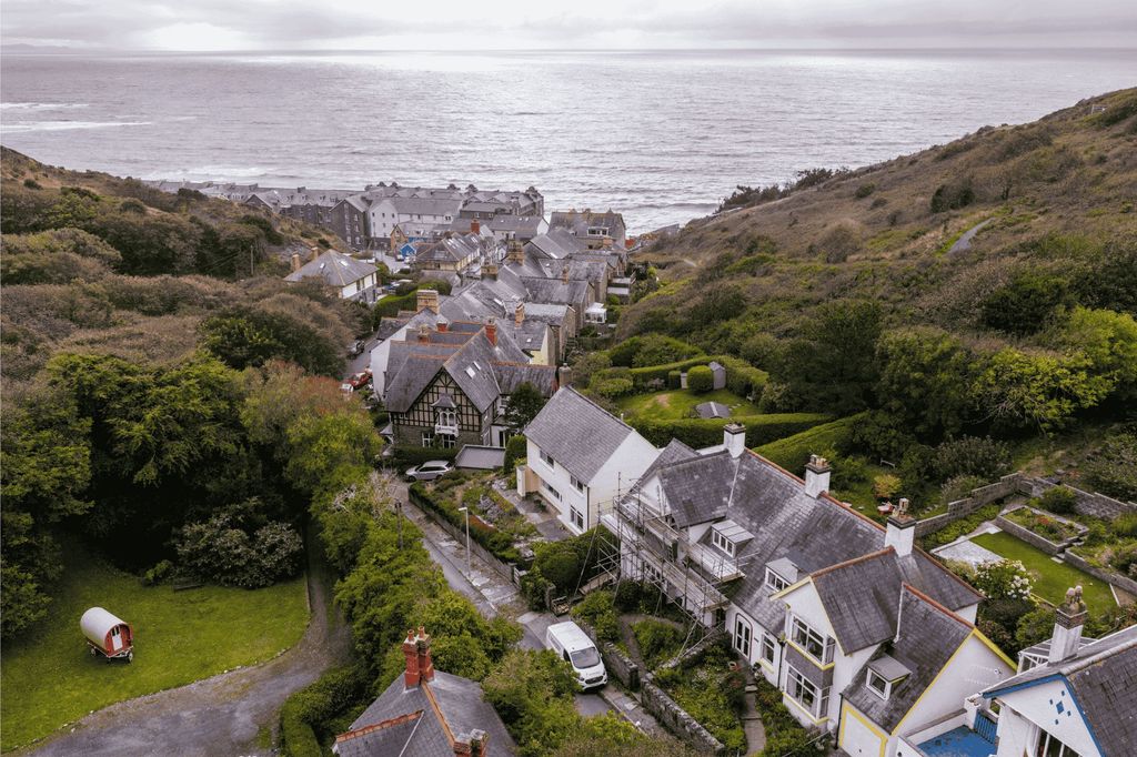 Property photo 1 of 28 Hengoed Views