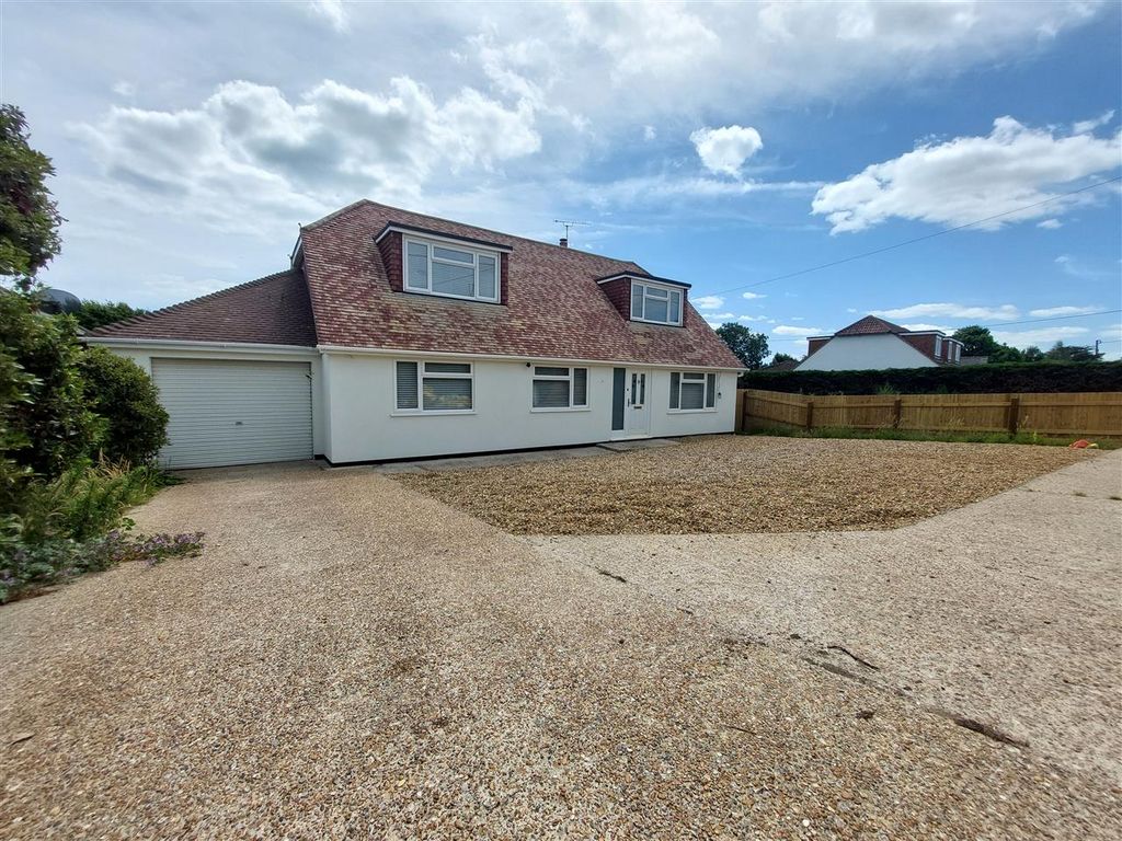 Property photo 2 of 7 5 Bedroom Family Home