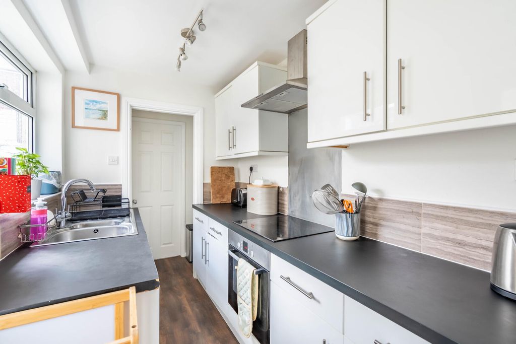Property photo 3 of 12 Kitchen